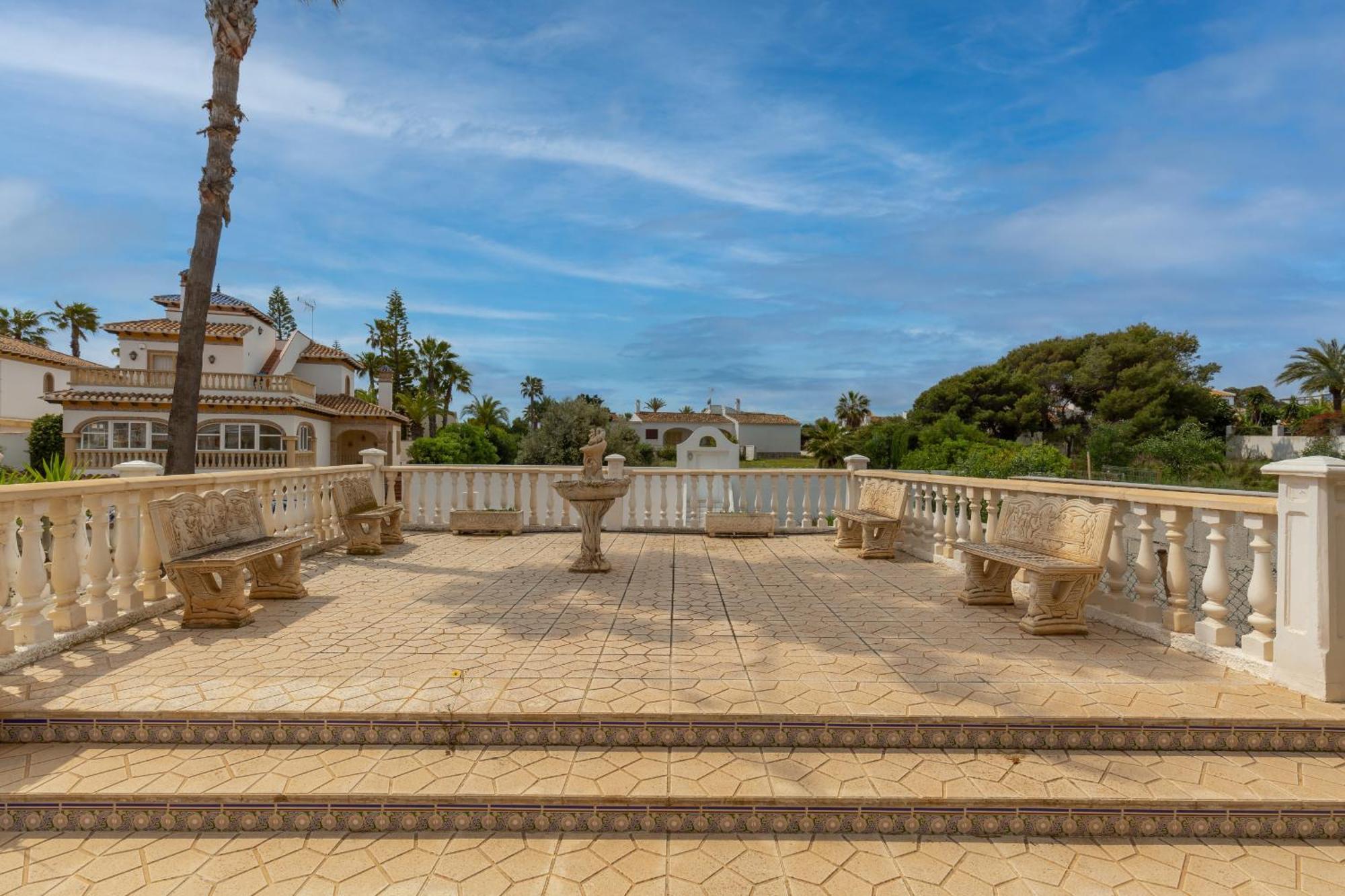 Fidalsa Prime Mediterranean Beachfront Villa Dehesa de Campoamor (Orihuela Costa)